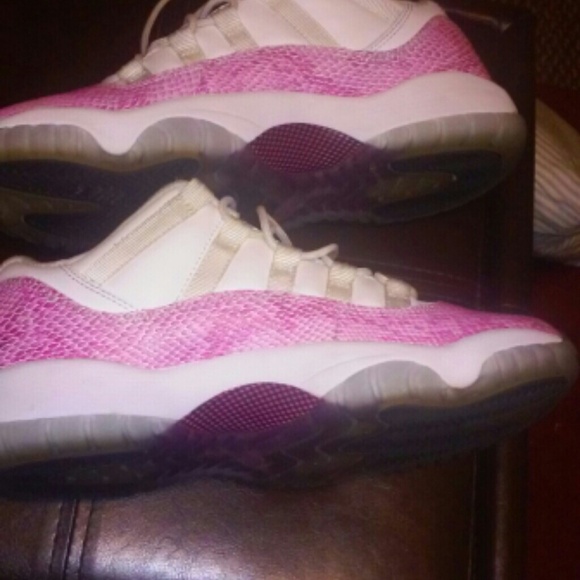 Jordan 11 low Pink snakeskin