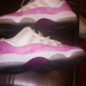 Jordan 11 low Pink snakeskin