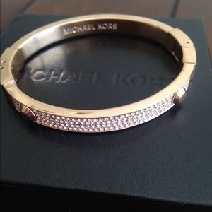 Micheal Kors Rose Gold bracelet