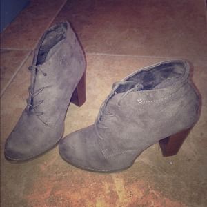 Old Navy Booties. Gently used, great for fall.