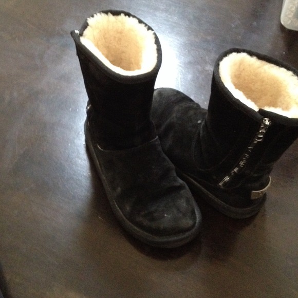 UGG Boots - Mid calf black UGG