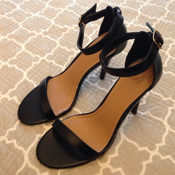 Shoes - Black High Heels with Ankle Strap