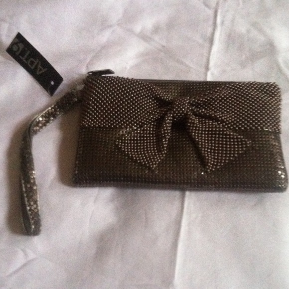 Mesh pewter clutch