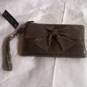 Mesh pewter clutch