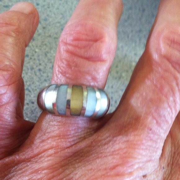 Ring SALE - Picture 2 of 4