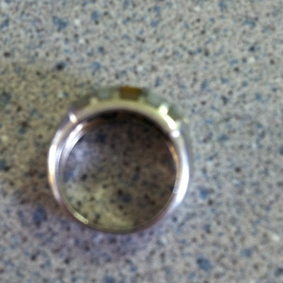 Ring SALE - Picture 3 of 4
