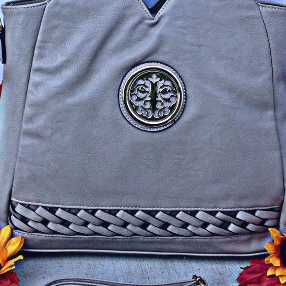 ❗️🚫SOLD❗️Braided Starlight Medallion Handbag - Picture 2 of 4