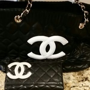 Quilted handbag with matching wallett