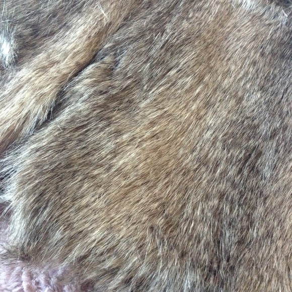 NWT H&M brown faux fur vest - Picture 3 of 3