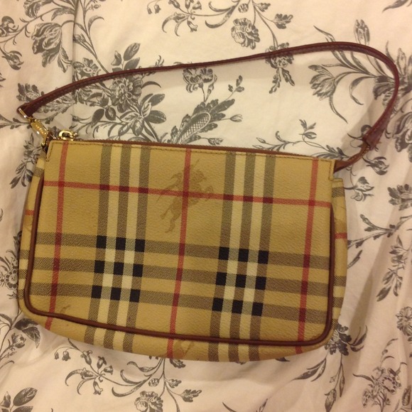 Burberry bag ( pochett )