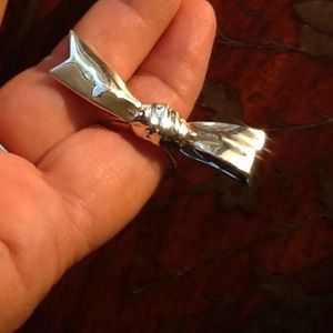 Silver bow ring