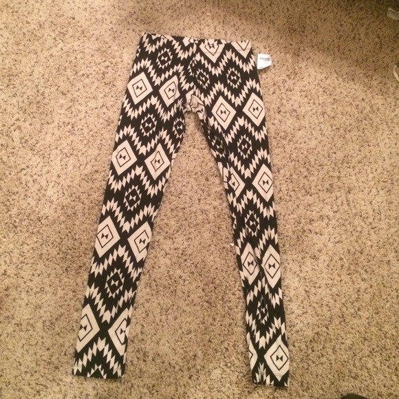 Charlotte Russe leggings.. Brand new with tag!