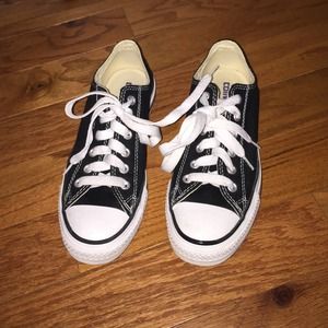 Black ankle converse