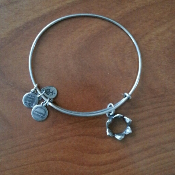 Alex & Ani queen's crown bracelet