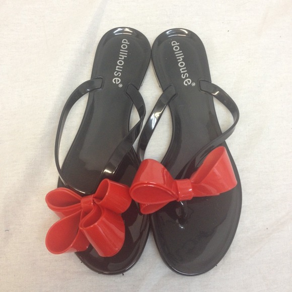 Dollhouse red bow flip flops