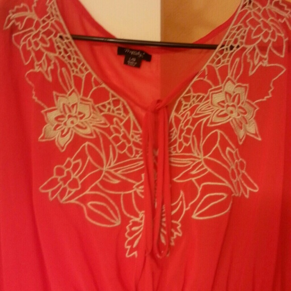 Sheer coral butterfly top - Picture 2 of 2
