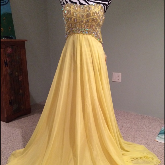 Prom Dress! NWT ! Unaltered