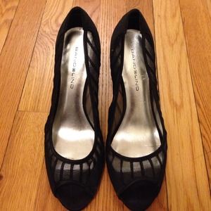 Bandolino peep toe pumps