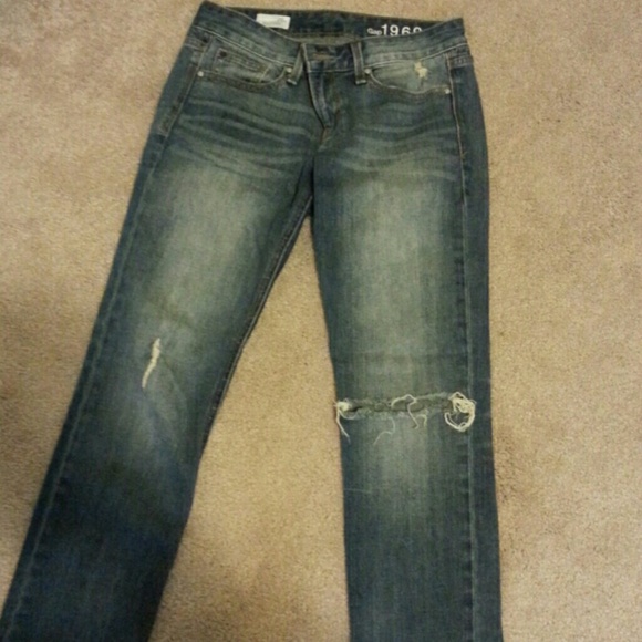 26s 1969 Gap real straight ripped jeans