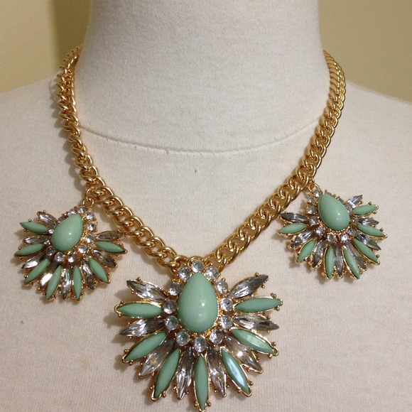 Statement Necklace NWT - Picture 1 of 8