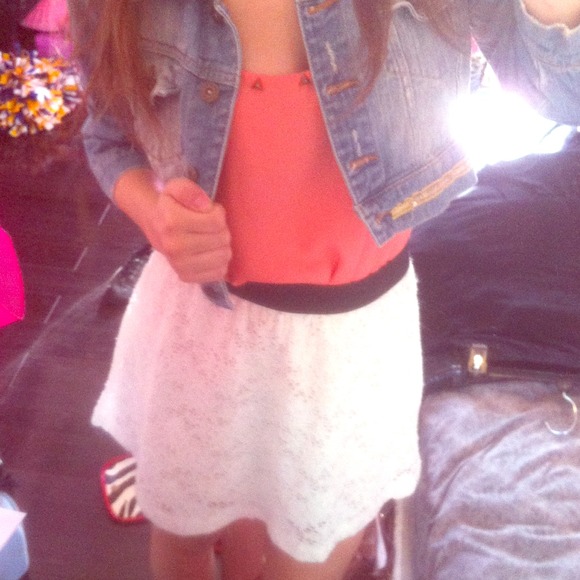 White lace skirt with black band
