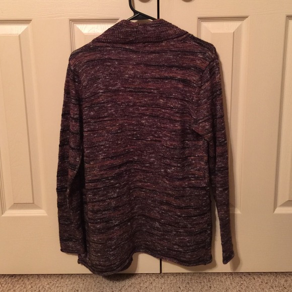 Brown sweater with tan & black threading. - Picture 2 of 2