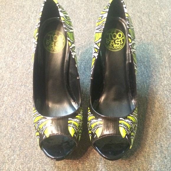 🌺 Too Fast Brand Pumps🌺 - Picture 2 of 4
