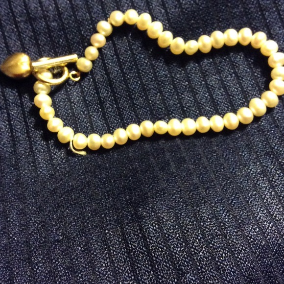 Pearl bracelet 14k white