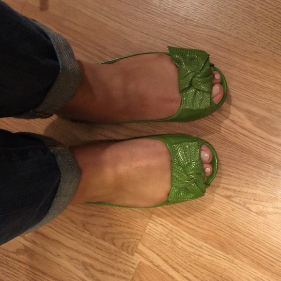 Green peep-toe flats