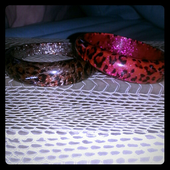 🚫BundledAnimal print braclet🚫