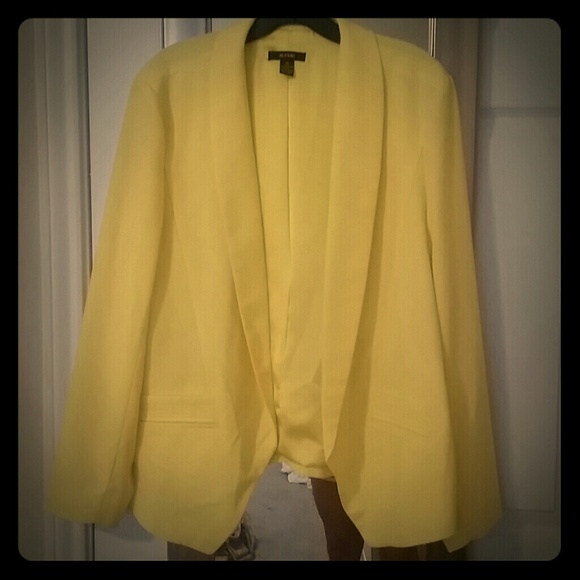 Alfani Neon Yellow Boyfriend Blazer!!