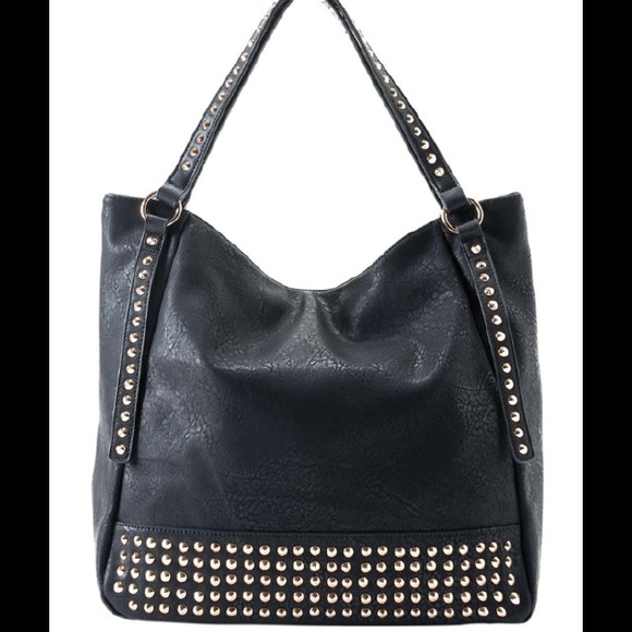 🎄 BRAND NEW Leather Handbag With Gold Studs 🎄