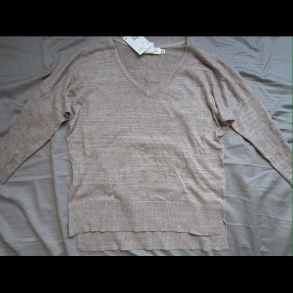 🚫SOLD🚫 H&M Oatmeal Heather V-Neck Sweater XS XXS