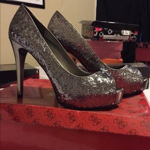 Silver/pewter size 8.5 guess heel
