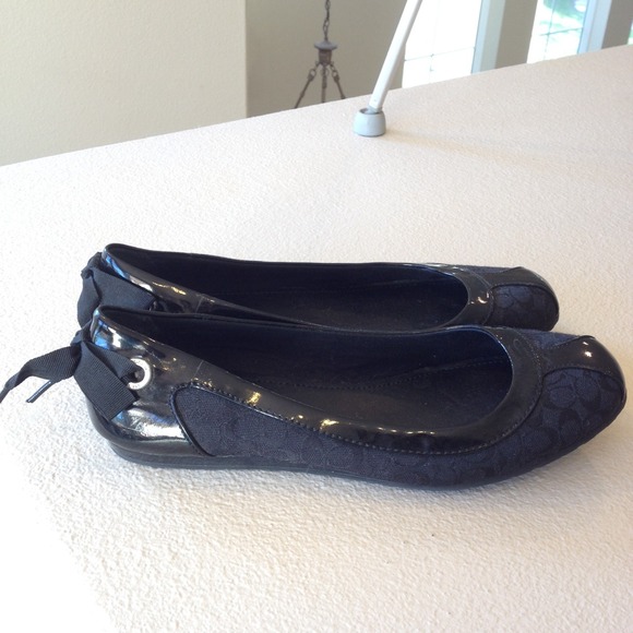 Coach flats
