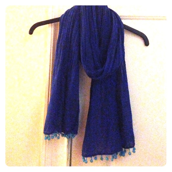 Fashionable scarf!