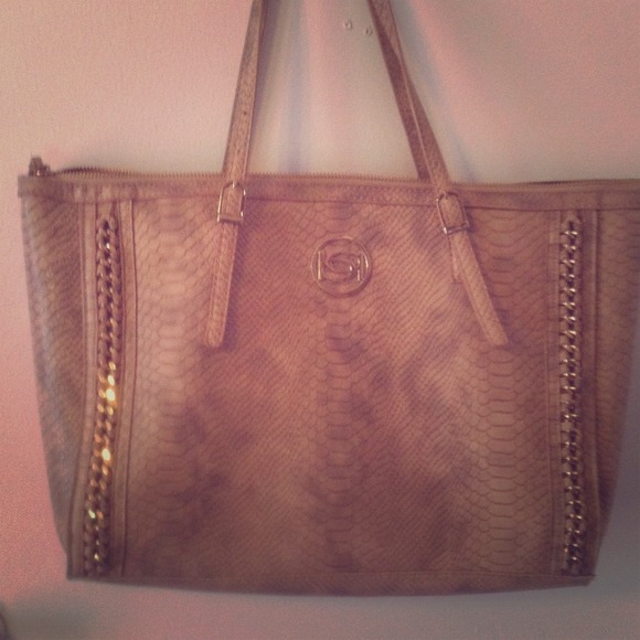 Nude leather crocodile style print bag