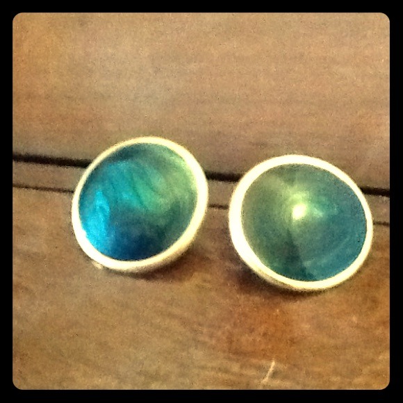 Vintage dark green swirl earrings