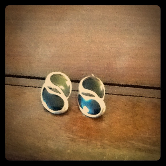 Black vintage swirl earrings