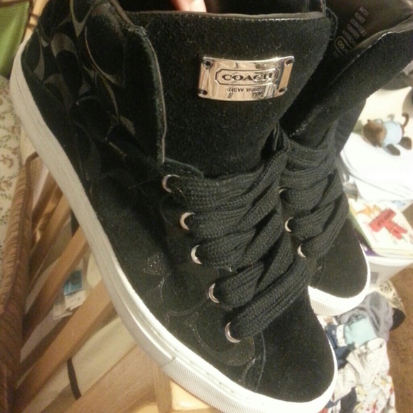 Very nice Coach shoes - Picture 2 of 3