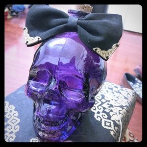 Black gold plated hair bow clip!