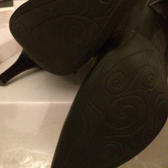 Kenneth Cole - Picture 2 of 4