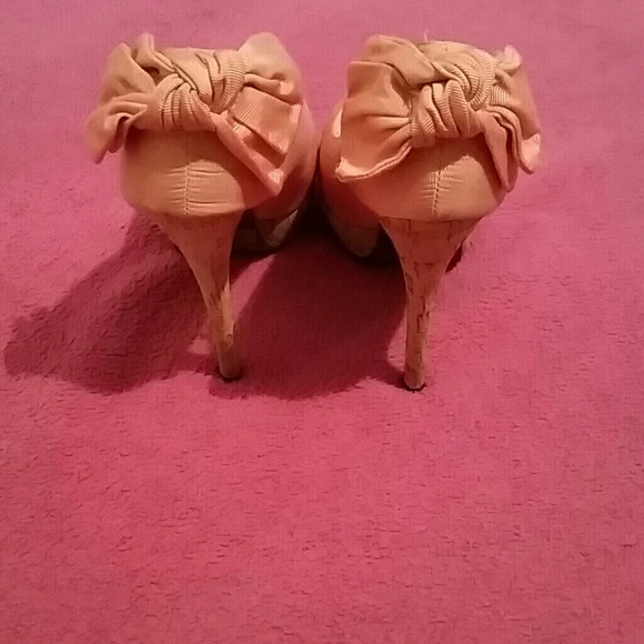 Pink bow heels - Picture 2 of 3