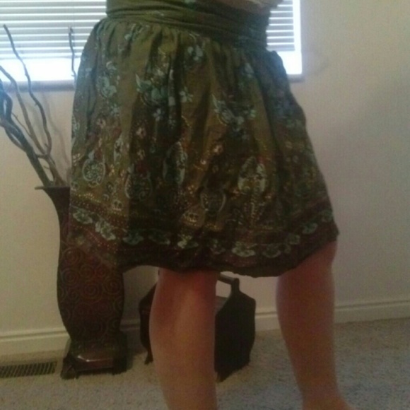 Green floral print skirt