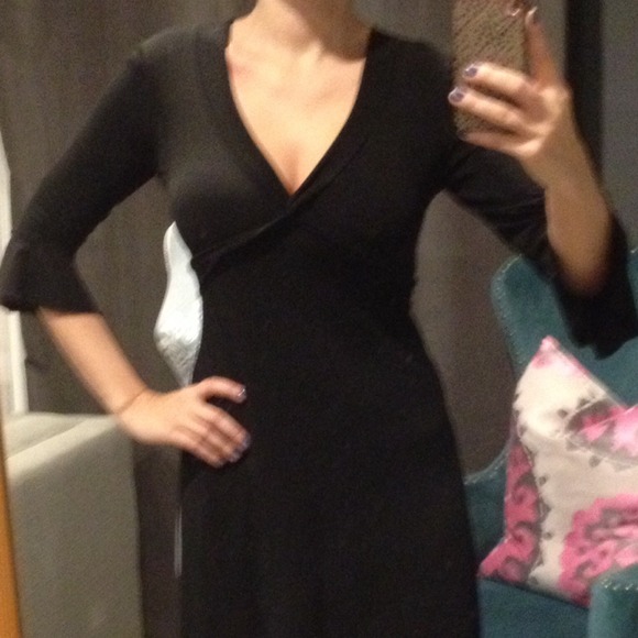 ✂SALE✂🎉HP🎉BCBGMaxAzria black 1/4 sleeve dress