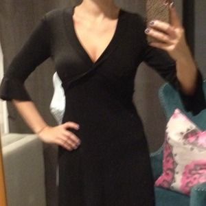 ✂SALE✂🎉HP🎉BCBGMaxAzria black 1/4 sleeve dress