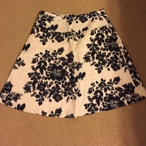 Limited skirt