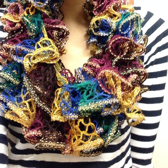 COLORFUL FESTIVE SCARF - Picture 2 of 2