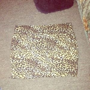 Cheetah fitted short skirt