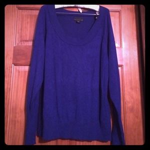 Scoop neck sweater